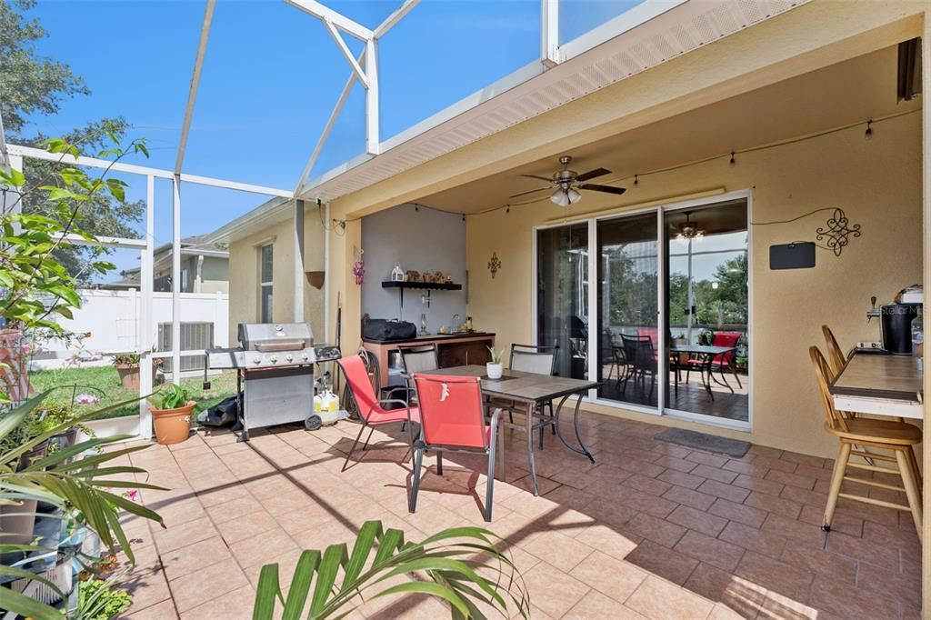 En Venta: $399,999 (4 camas, 2 baños, 2518 Pies cuadrados)