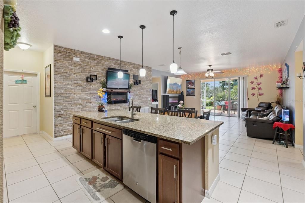 En Venta: $399,999 (4 camas, 2 baños, 2518 Pies cuadrados)