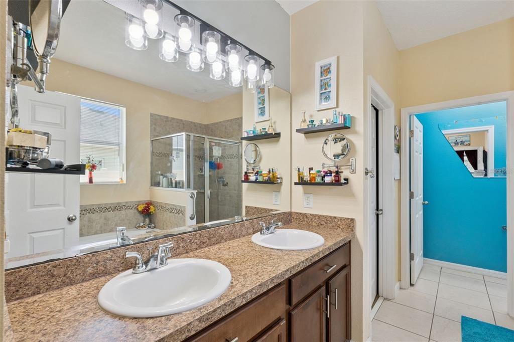 En Venta: $399,999 (4 camas, 2 baños, 2518 Pies cuadrados)