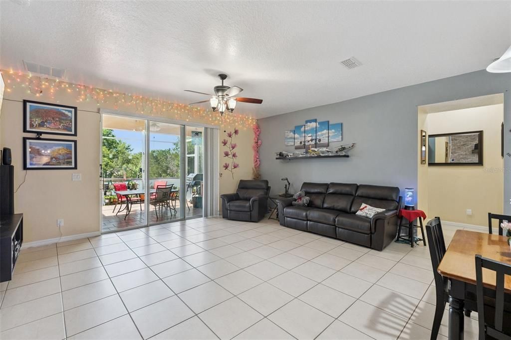 En Venta: $399,999 (4 camas, 2 baños, 2518 Pies cuadrados)