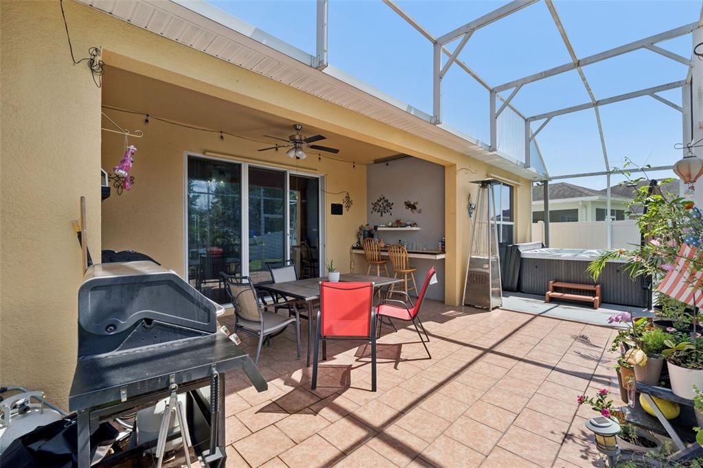 En Venta: $399,999 (4 camas, 2 baños, 2518 Pies cuadrados)