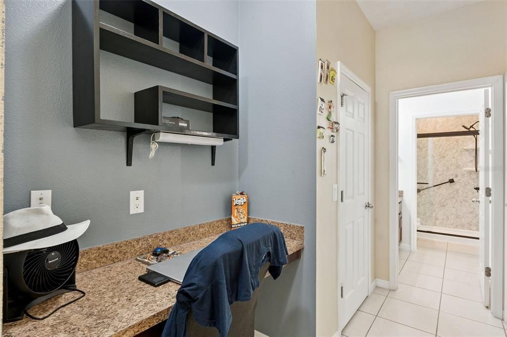 En Venta: $399,999 (4 camas, 2 baños, 2518 Pies cuadrados)