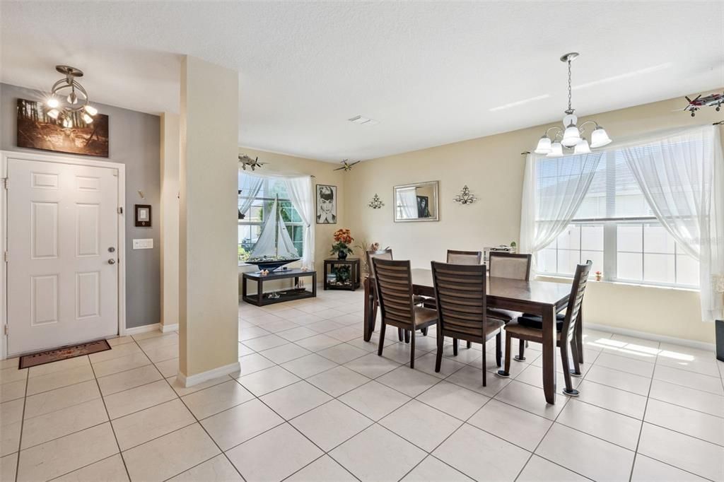 En Venta: $399,999 (4 camas, 2 baños, 2518 Pies cuadrados)