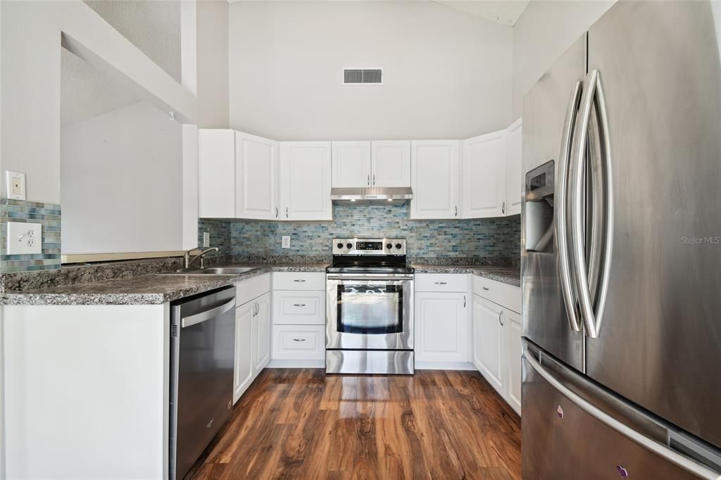 For Rent: $2,300 (3 beds, 2 baths, 1050 Square Feet)