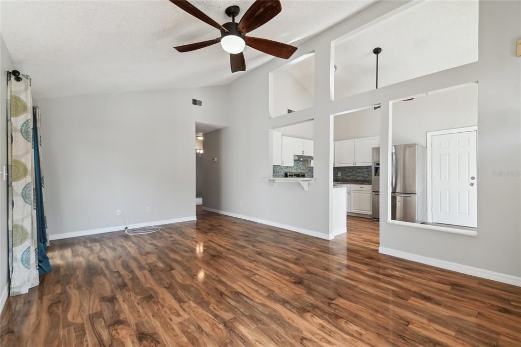 For Rent: $2,300 (3 beds, 2 baths, 1050 Square Feet)