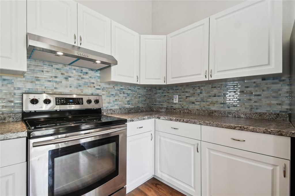 For Rent: $2,300 (3 beds, 2 baths, 1050 Square Feet)