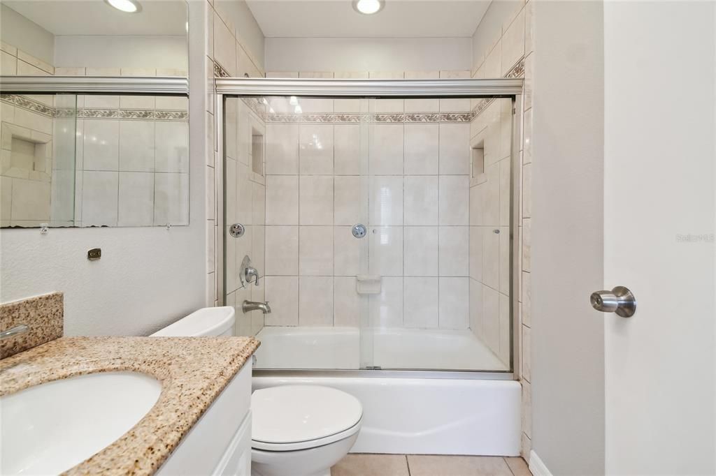 For Rent: $2,300 (3 beds, 2 baths, 1050 Square Feet)