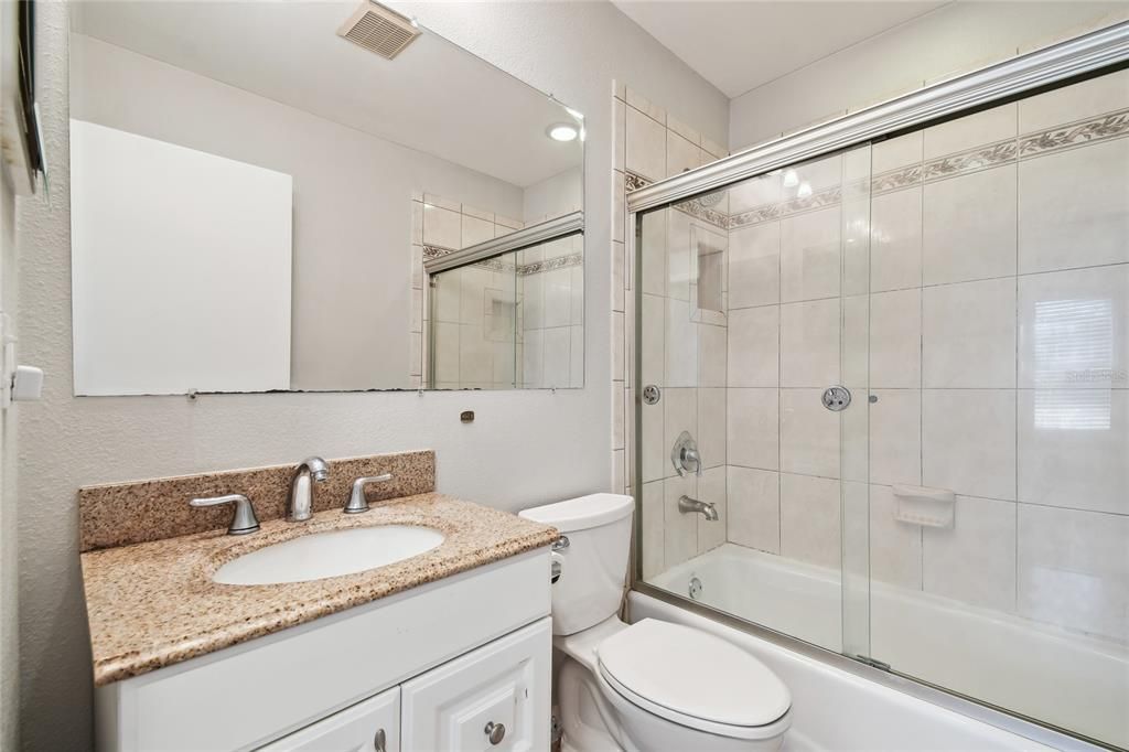 For Rent: $2,300 (3 beds, 2 baths, 1050 Square Feet)