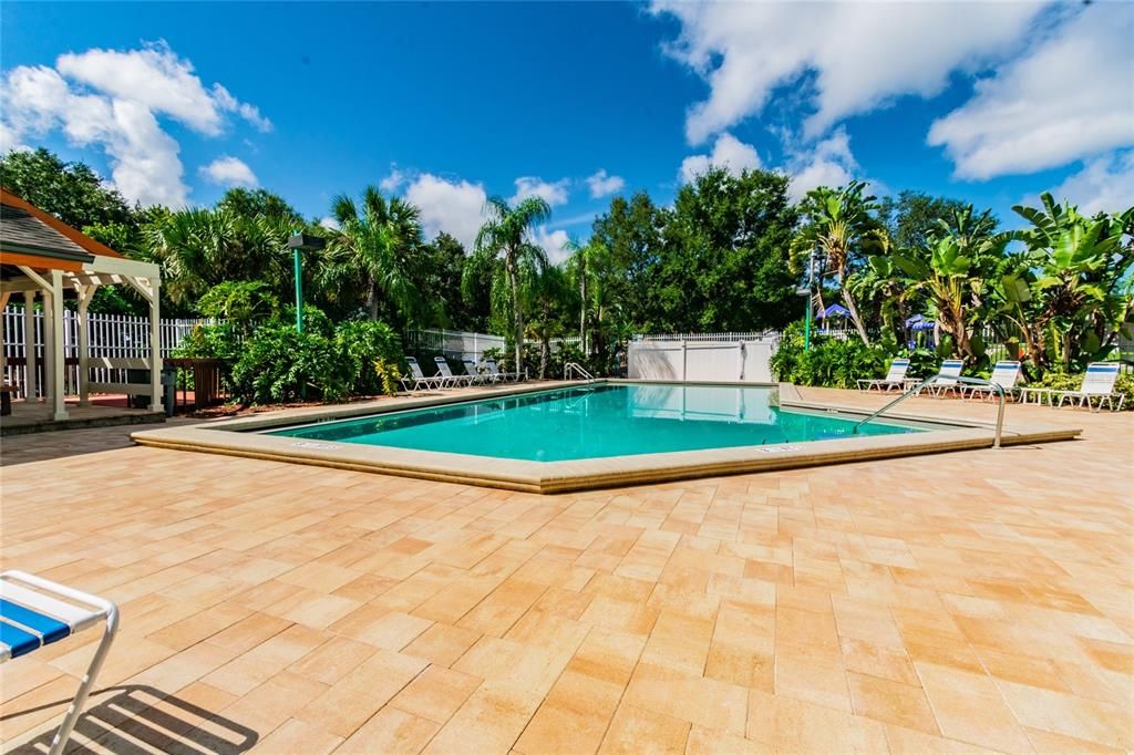 For Rent: $2,300 (3 beds, 2 baths, 1050 Square Feet)