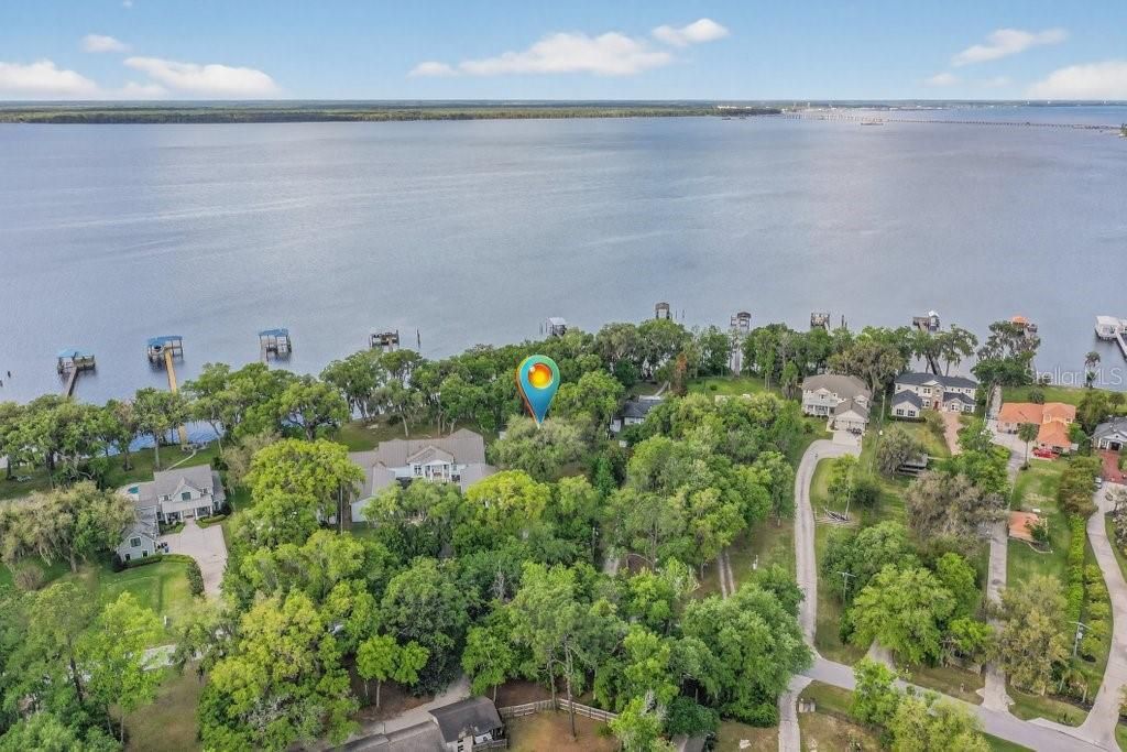 待售: $739,000 (1.07 acres)