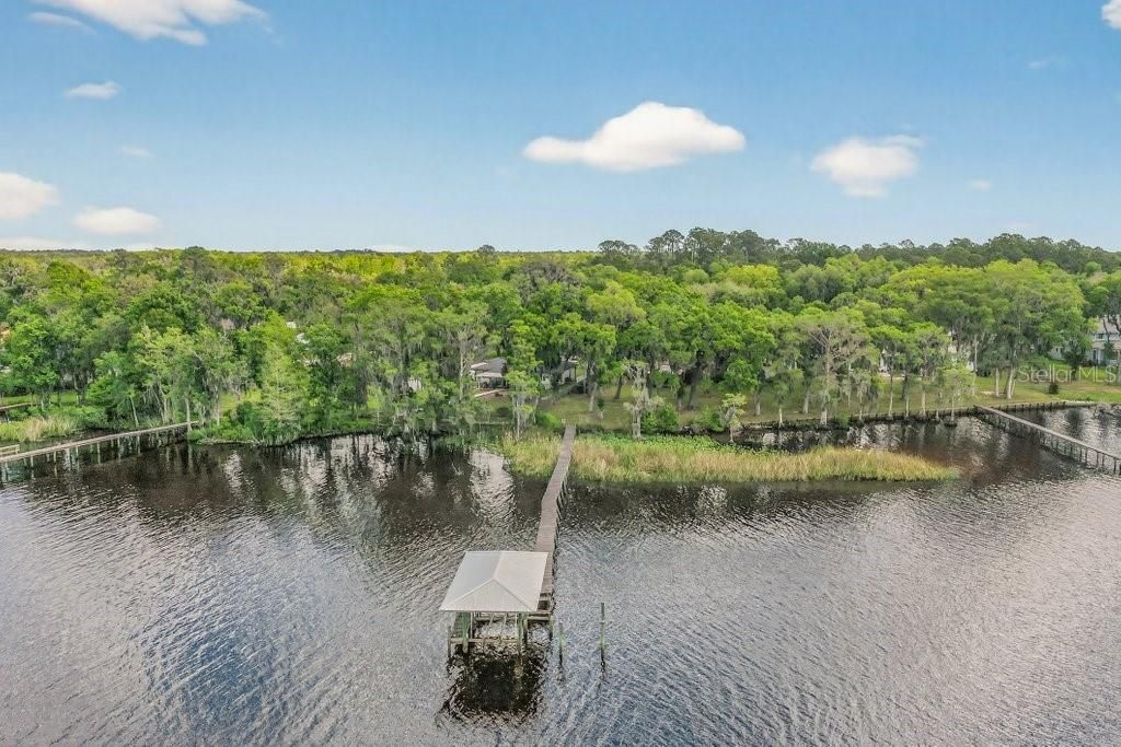 待售: $739,000 (1.07 acres)