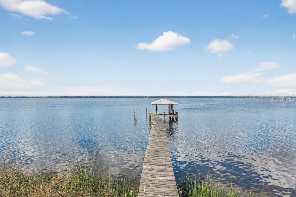 待售: $739,000 (1.07 acres)