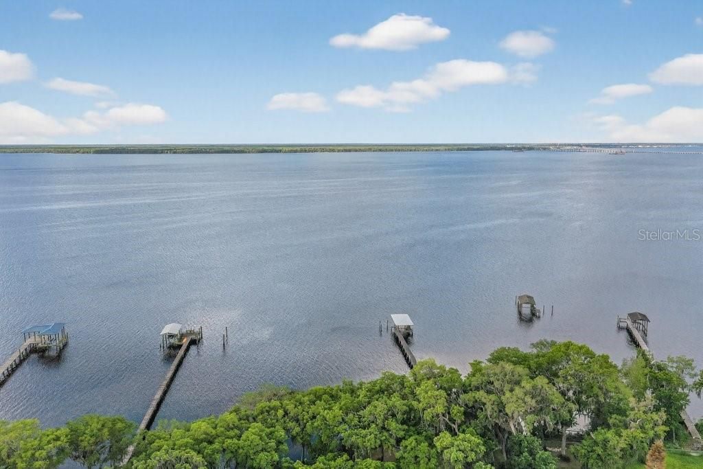 待售: $739,000 (1.07 acres)