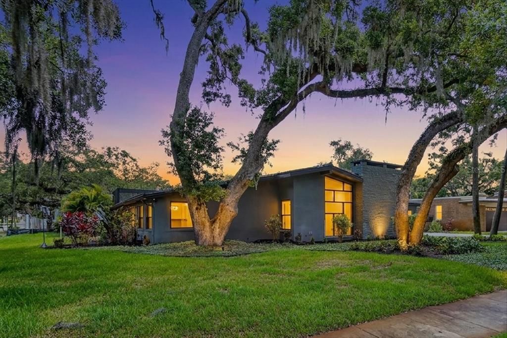 For Sale: $1,799,000 (3 beds, 4 baths, 3214 Square Feet)