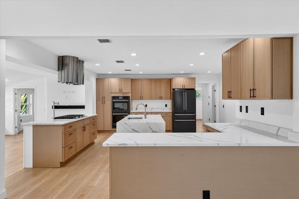 For Sale: $1,799,000 (3 beds, 4 baths, 3214 Square Feet)