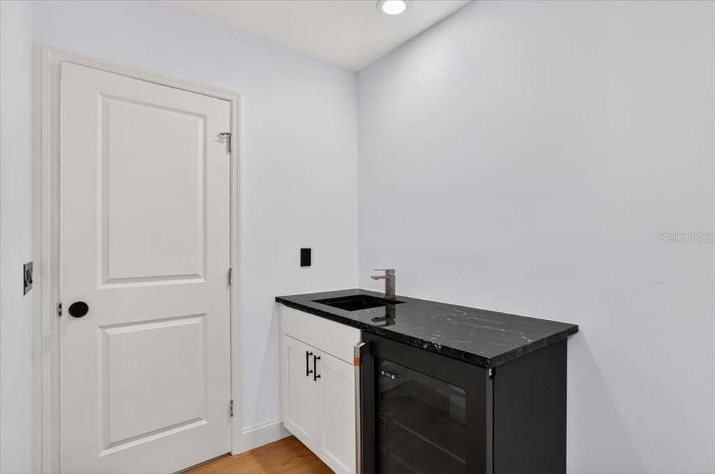 For Sale: $1,799,000 (3 beds, 4 baths, 3214 Square Feet)