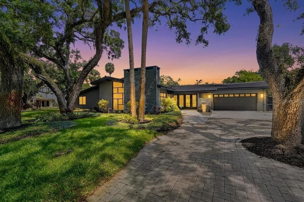 For Sale: $1,799,000 (3 beds, 4 baths, 3214 Square Feet)
