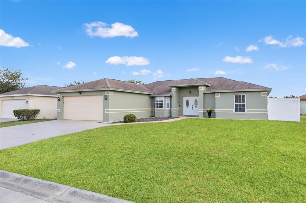 For Sale: $305,000 (3 beds, 2 baths, 1683 Square Feet)