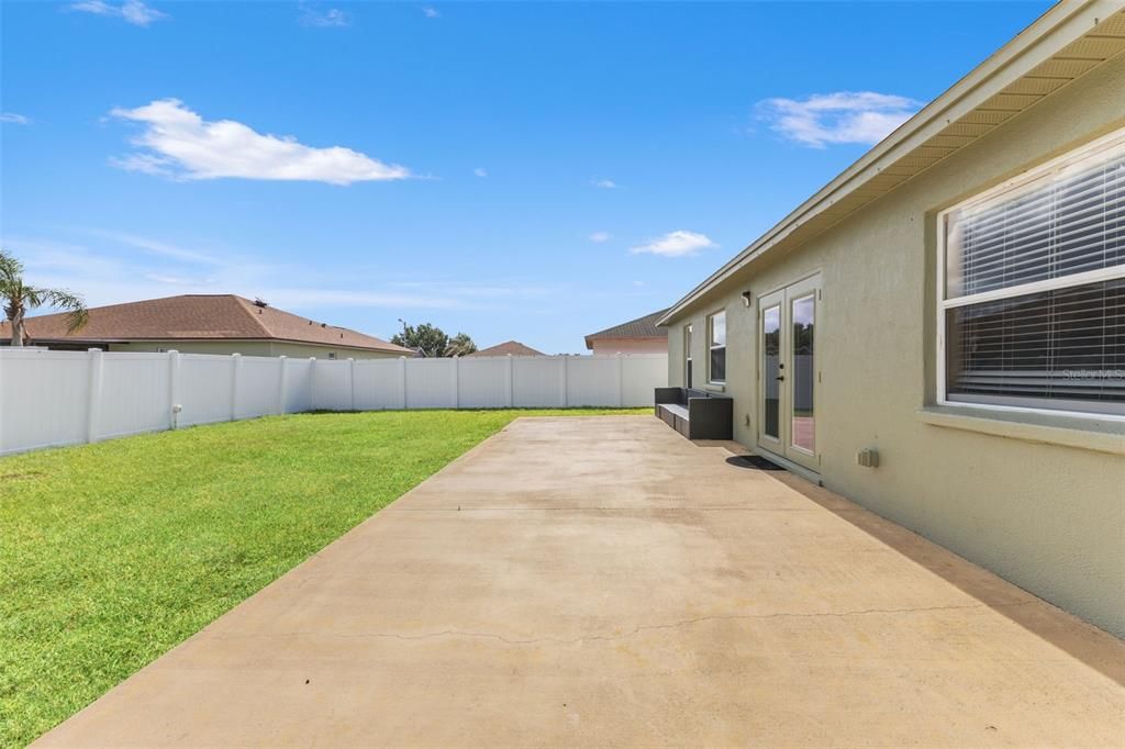 For Sale: $305,000 (3 beds, 2 baths, 1683 Square Feet)