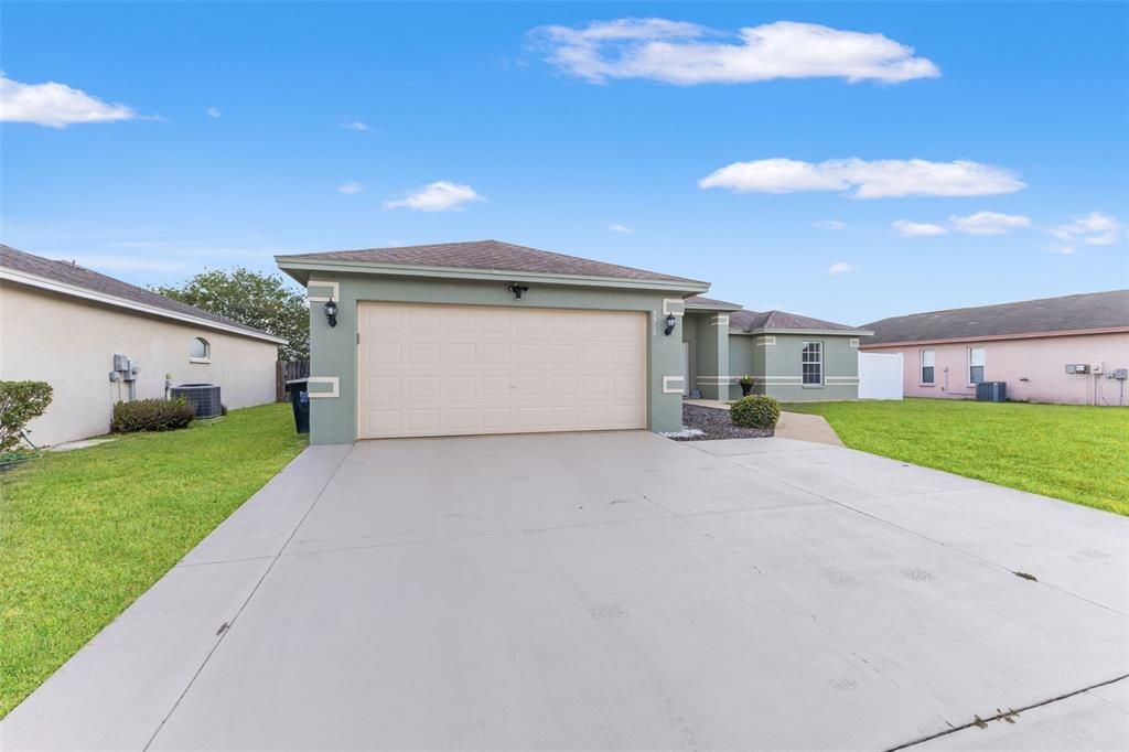 For Sale: $305,000 (3 beds, 2 baths, 1683 Square Feet)