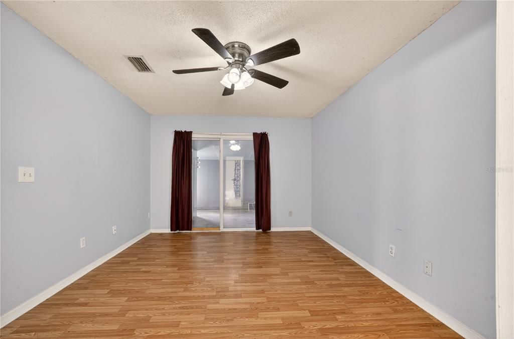 En Venta: $339,900 (3 camas, 2 baños, 1224 Pies cuadrados)
