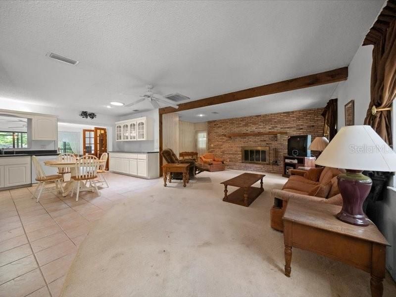 For Sale: $395,000 (4 beds, 2 baths, 2304 Square Feet)