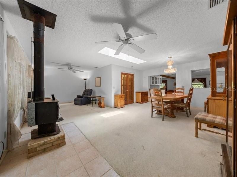 For Sale: $395,000 (4 beds, 2 baths, 2304 Square Feet)