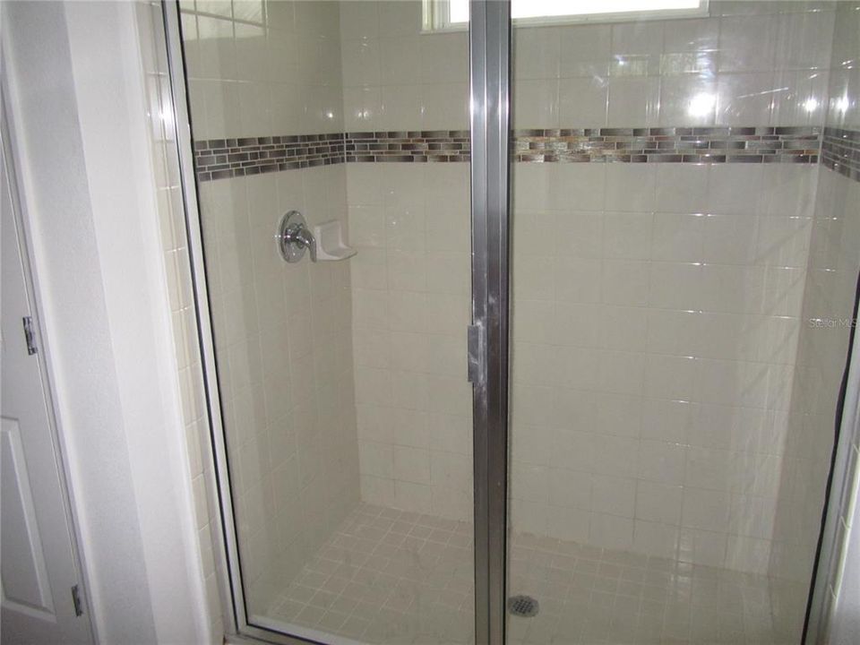 For Rent: $2,450 (4 beds, 3 baths, 2909 Square Feet)