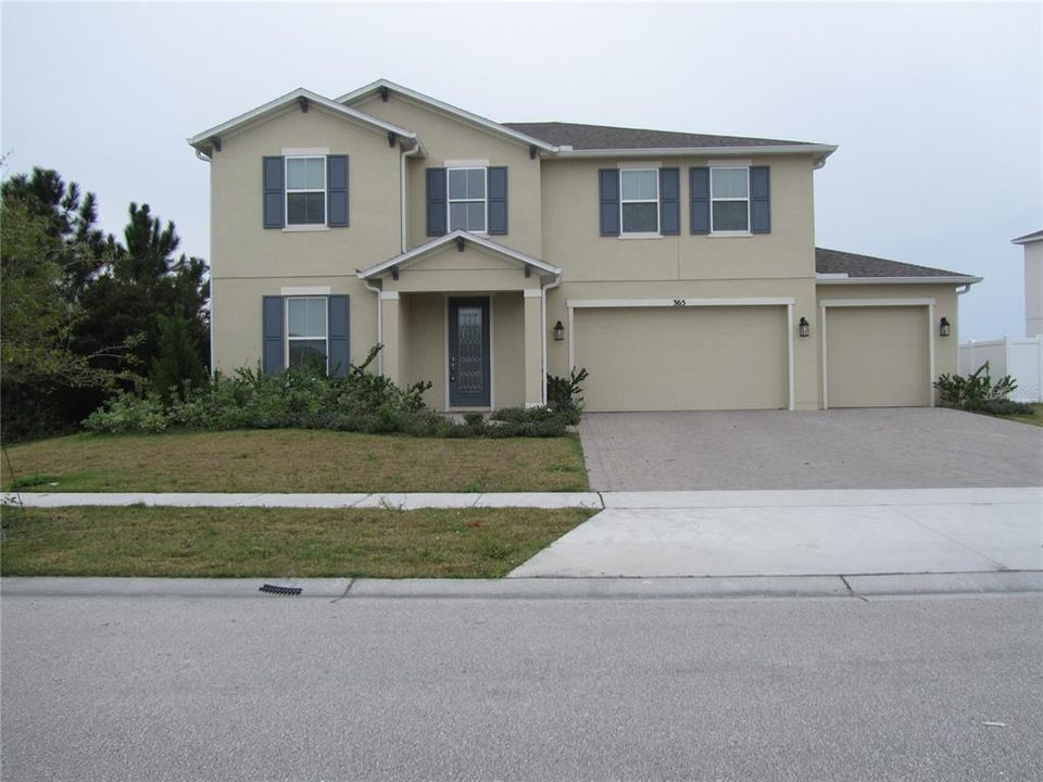 For Rent: $2,450 (4 beds, 3 baths, 2909 Square Feet)