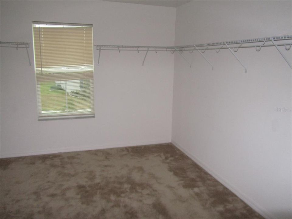 For Rent: $2,450 (4 beds, 3 baths, 2909 Square Feet)
