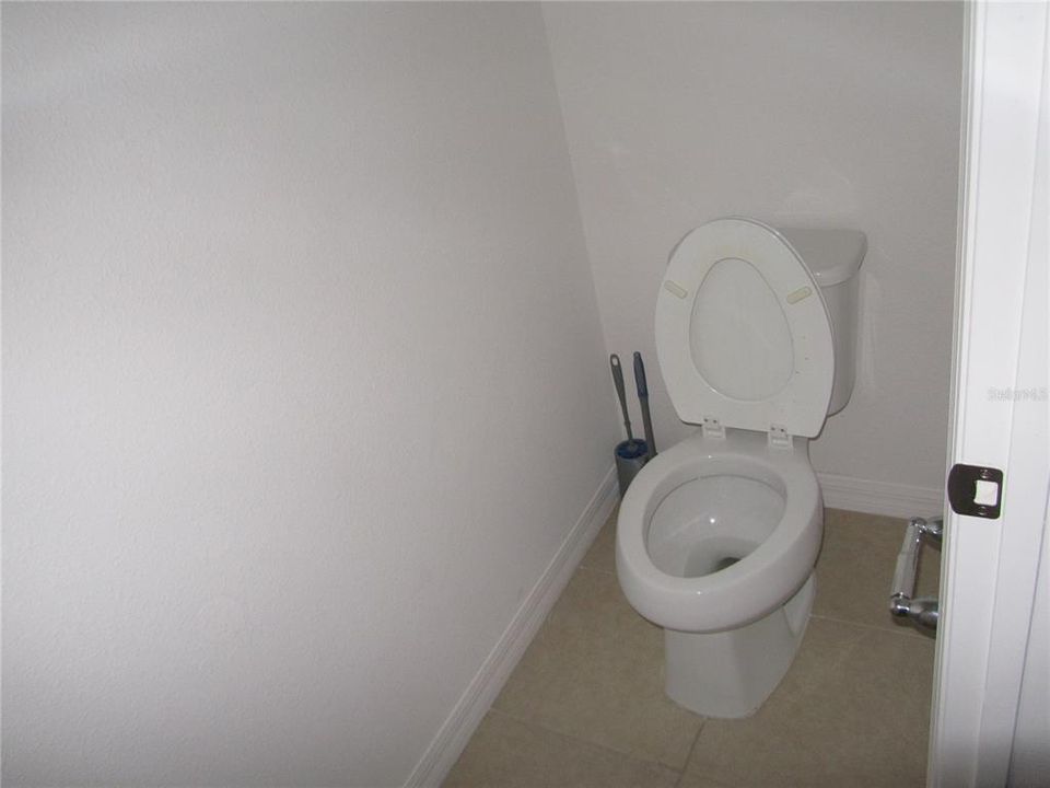 For Rent: $2,450 (4 beds, 3 baths, 2909 Square Feet)