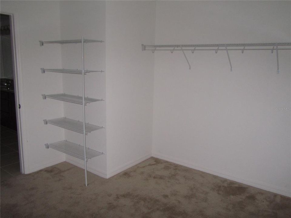 For Rent: $2,450 (4 beds, 3 baths, 2909 Square Feet)