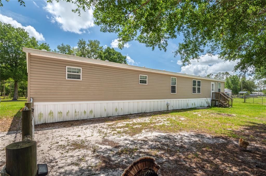For Sale: $483,000 (5 beds, 3 baths, 1971 Square Feet)
