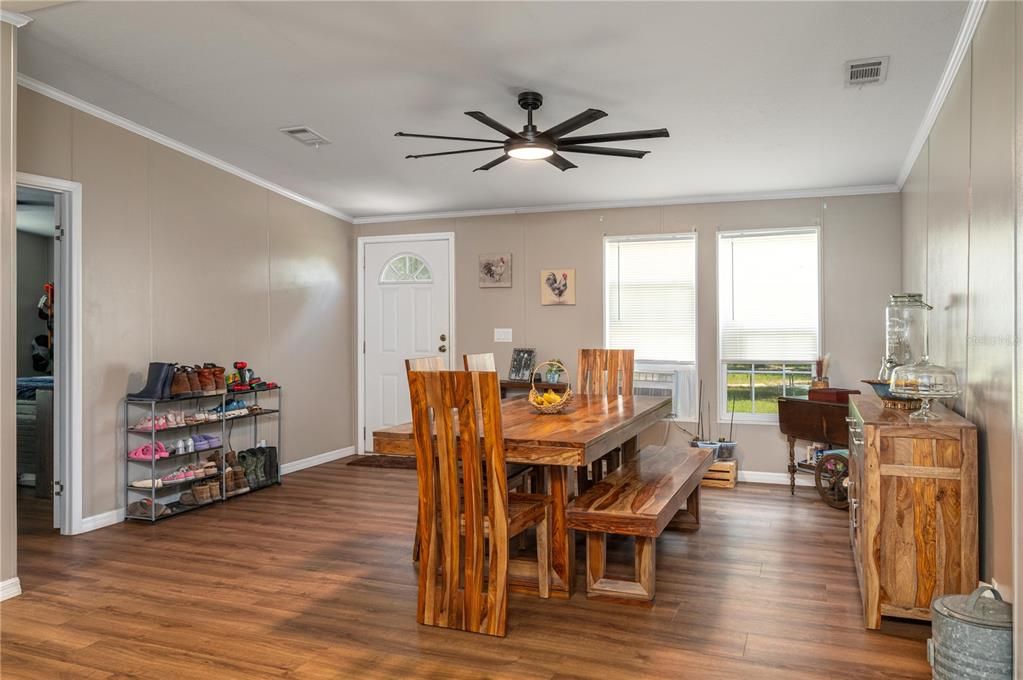 For Sale: $483,000 (5 beds, 3 baths, 1971 Square Feet)