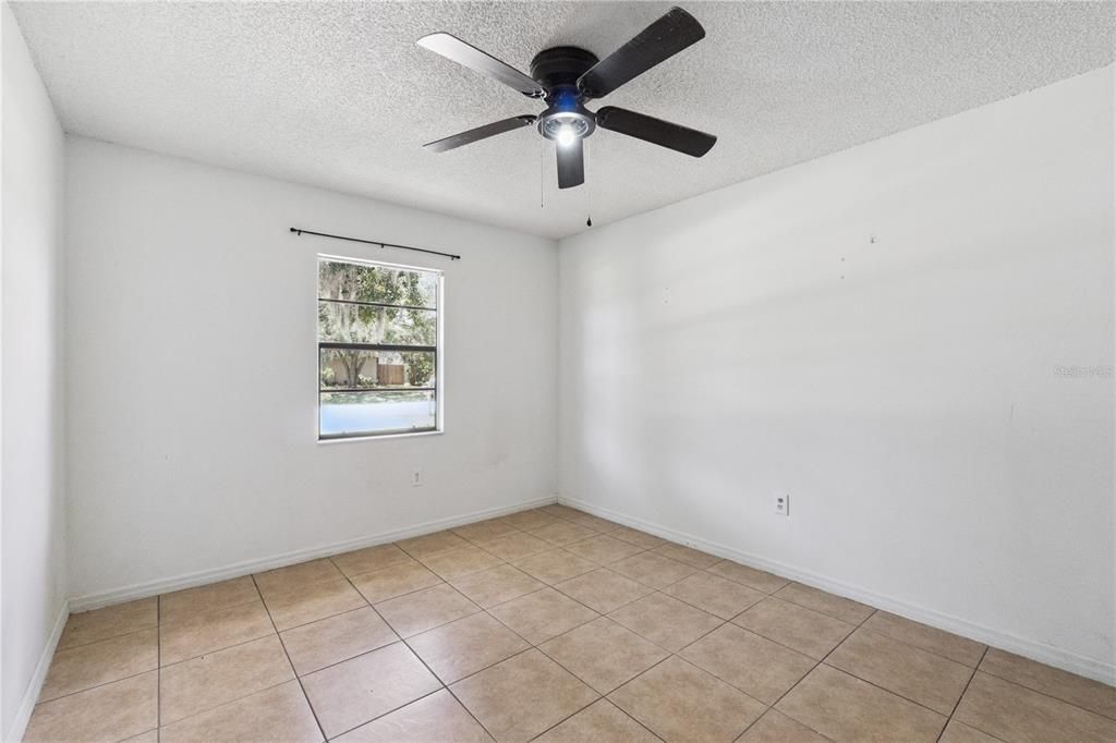 For Sale: $224,900 (2 beds, 2 baths, 1014 Square Feet)