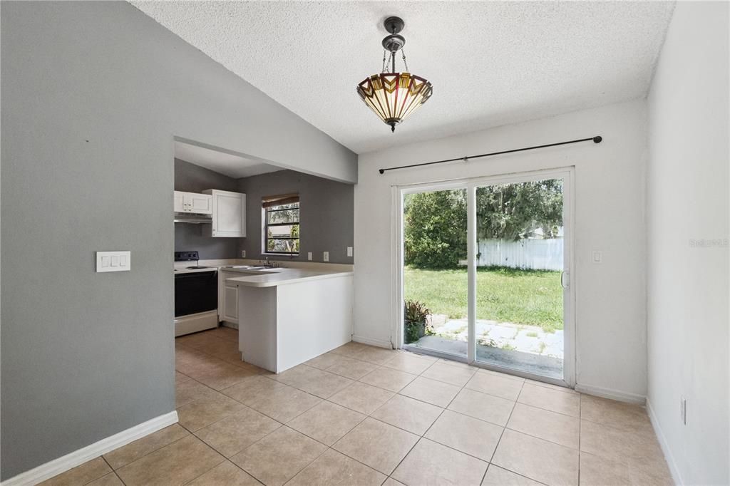 For Sale: $224,900 (2 beds, 2 baths, 1014 Square Feet)