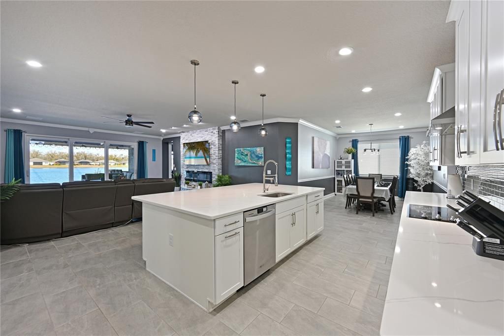 На продажу: $649,999 (4 спален, 3 ванн, 3056 Квадратных фут)