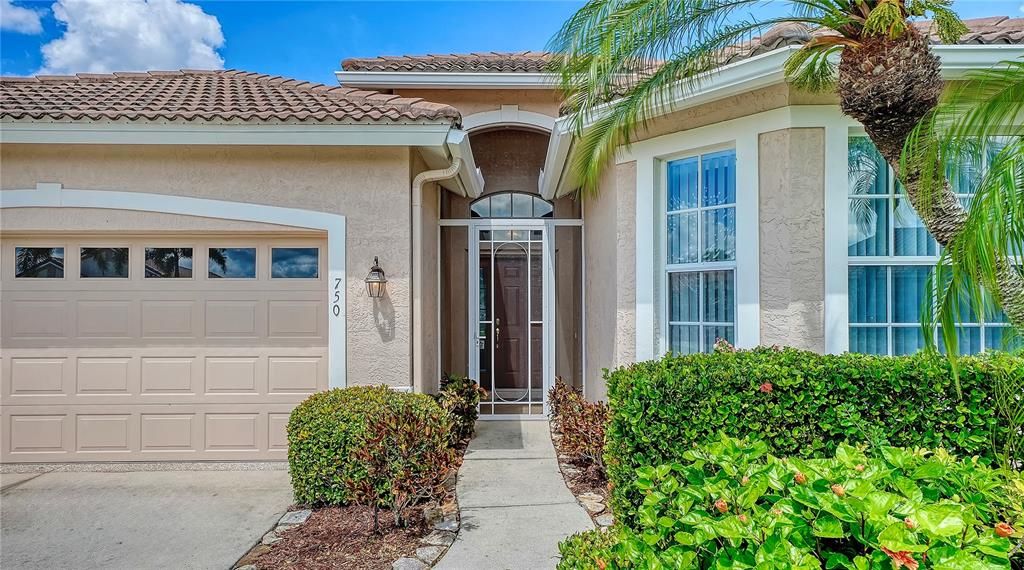 For Sale: $449,900 (3 beds, 2 baths, 1704 Square Feet)