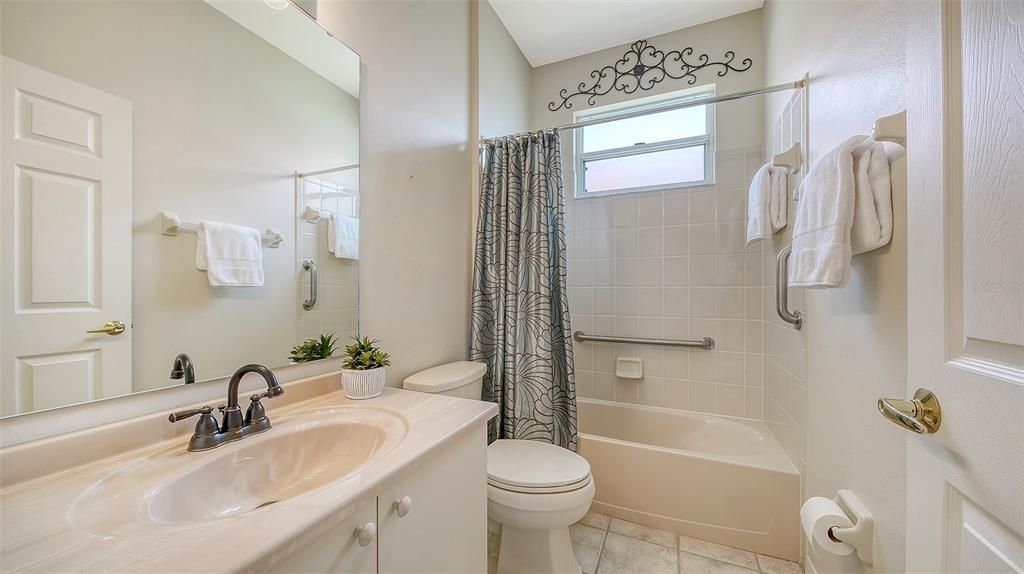 For Sale: $449,900 (3 beds, 2 baths, 1704 Square Feet)