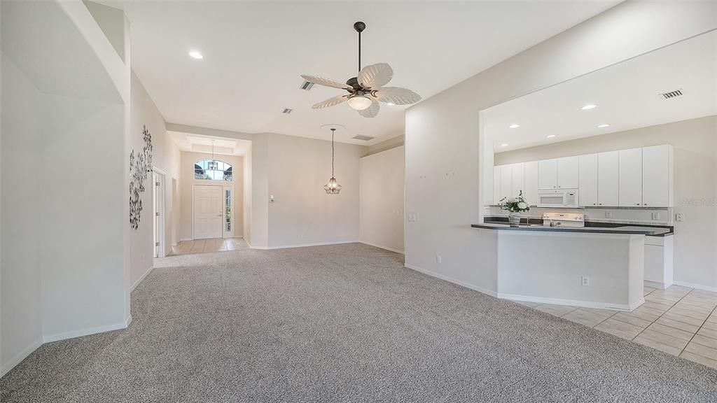 For Sale: $449,900 (3 beds, 2 baths, 1704 Square Feet)