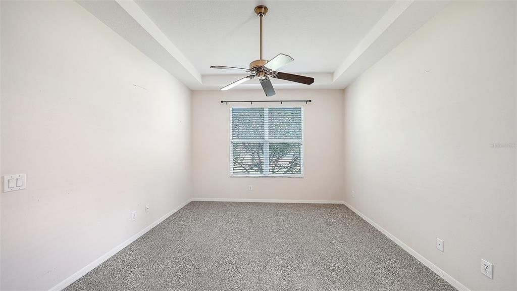 For Sale: $449,900 (3 beds, 2 baths, 1704 Square Feet)