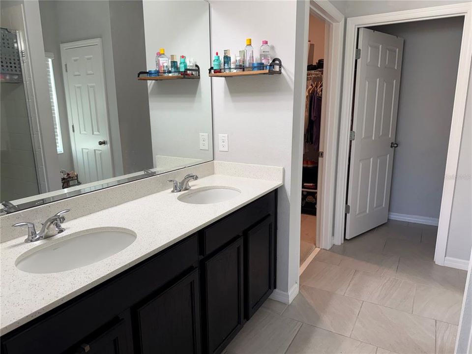 For Rent: $2,700 (4 beds, 2 baths, 2103 Square Feet)