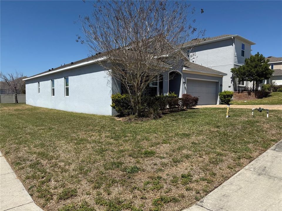 For Rent: $2,700 (4 beds, 2 baths, 2103 Square Feet)