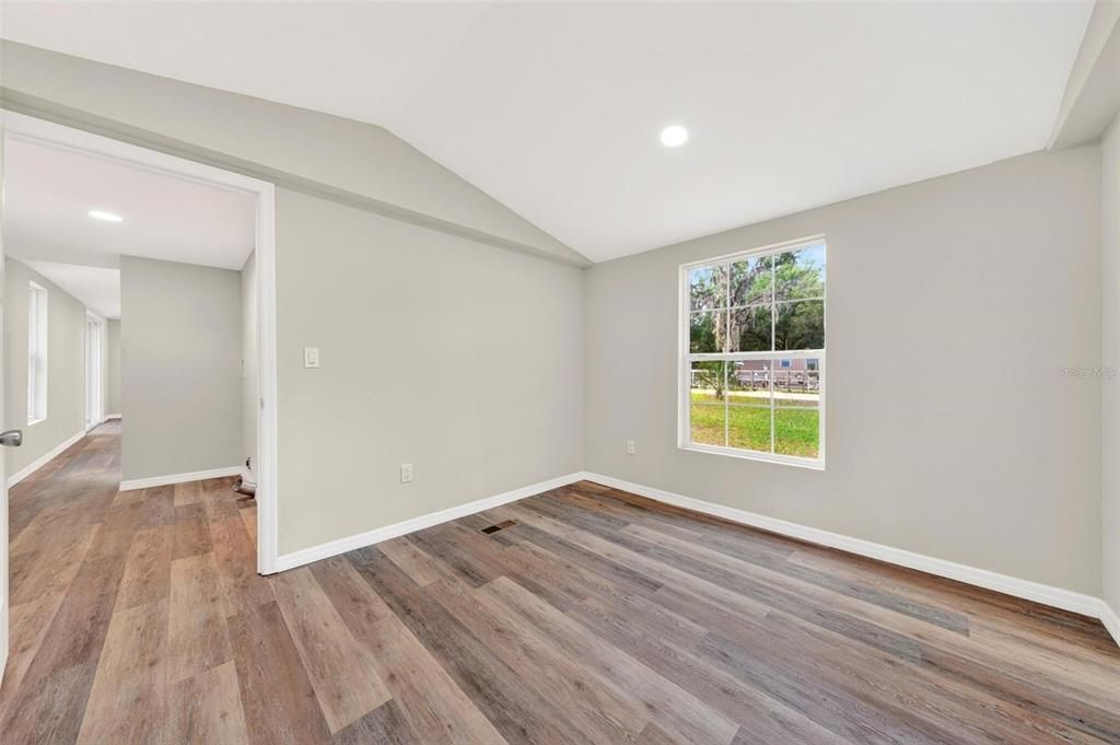 For Sale: $165,000 (3 beds, 2 baths, 1212 Square Feet)