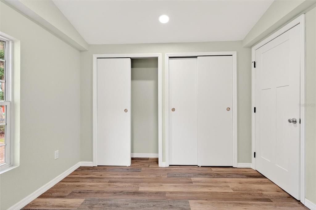 For Sale: $165,000 (3 beds, 2 baths, 1212 Square Feet)