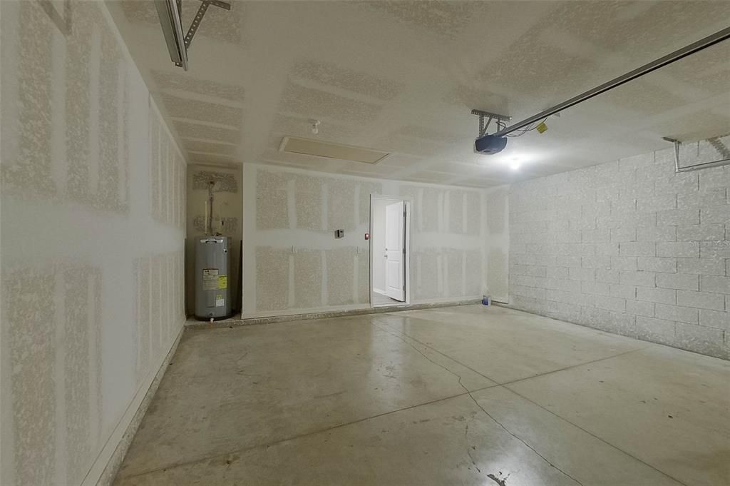 For Rent: $1,574 (3 beds, 2 baths, 1400 Square Feet)