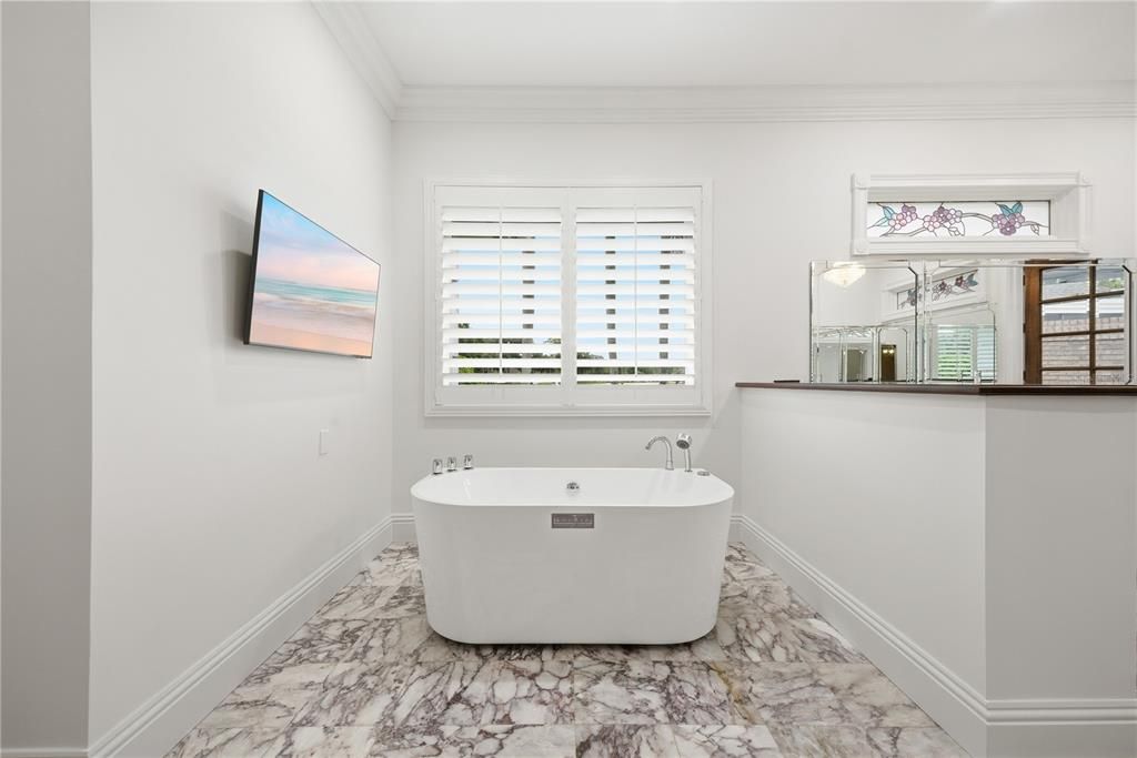For Sale: $2,495,000 (5 beds, 5 baths, 7314 Square Feet)
