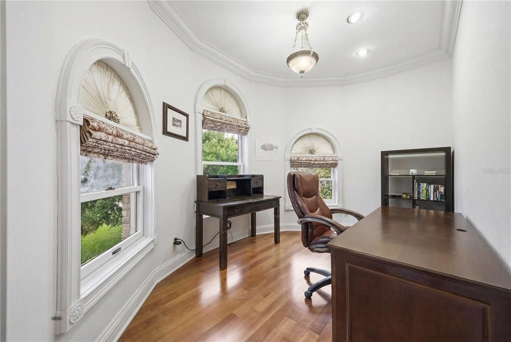 For Sale: $2,495,000 (5 beds, 5 baths, 7314 Square Feet)