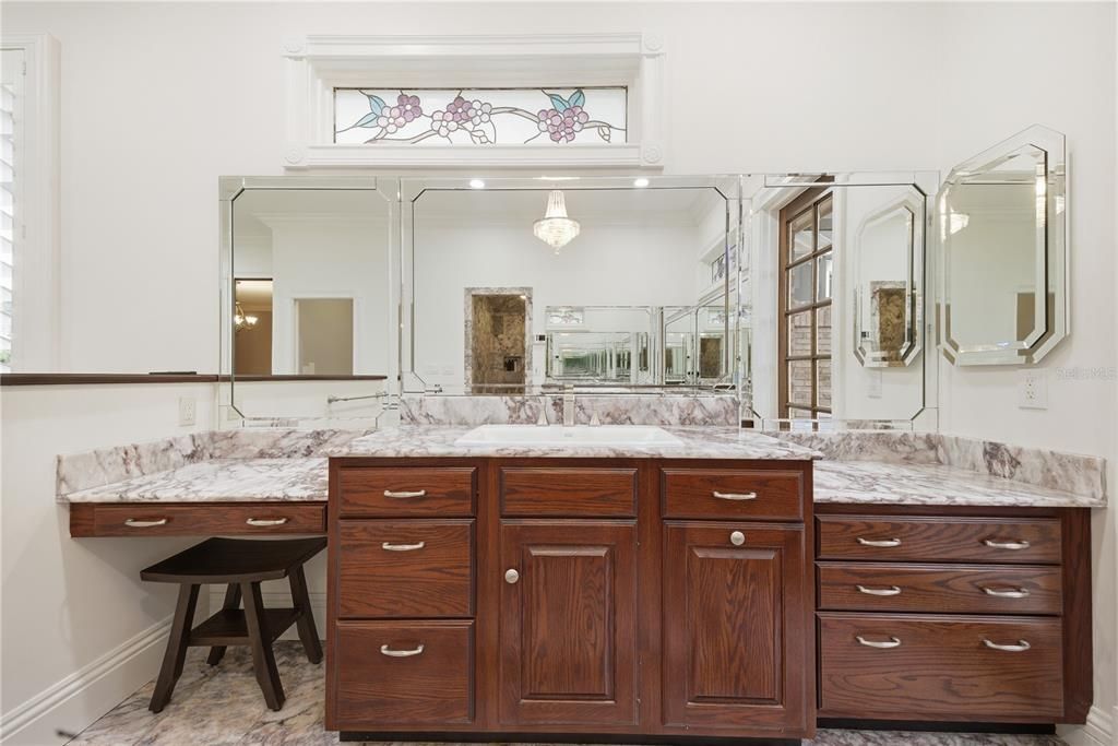 For Sale: $2,495,000 (5 beds, 5 baths, 7314 Square Feet)