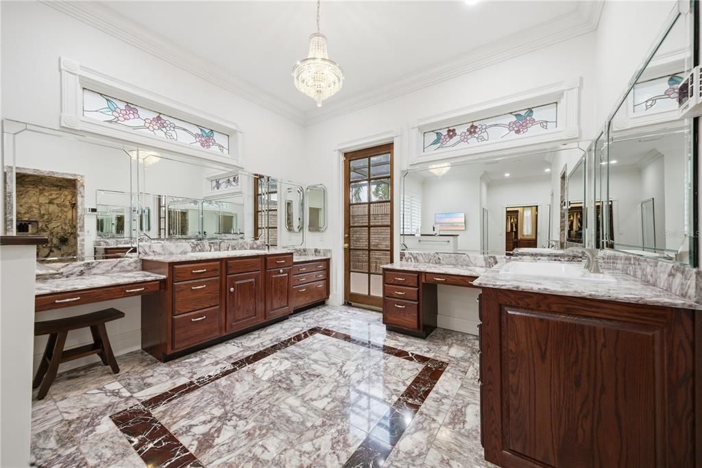For Sale: $2,495,000 (5 beds, 5 baths, 7314 Square Feet)